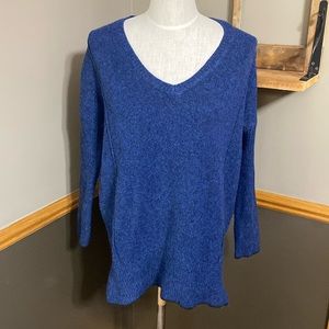 John + Jenn blue & black V neck 3/4 sleeve sweater size Medium